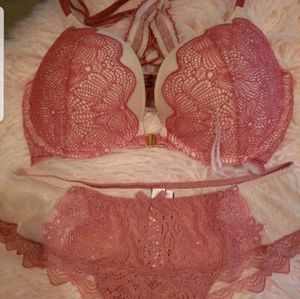 NEW Bra and panty set